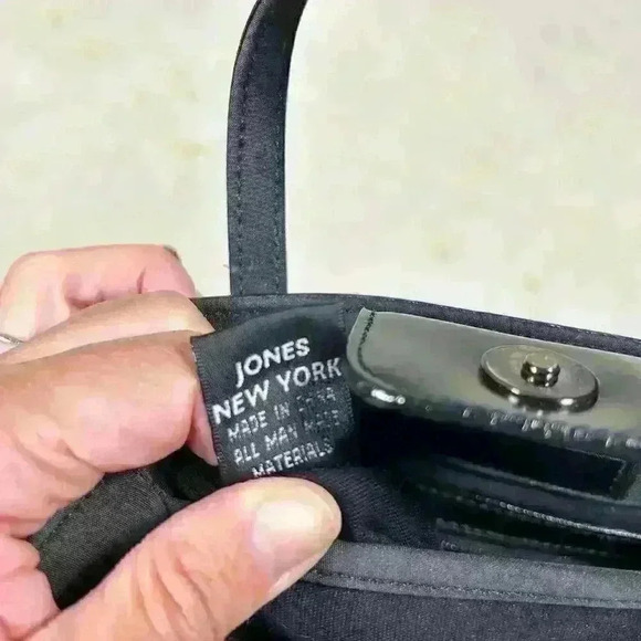 VINTAGE 90s Y2K Black Patent Leather Look Elegant Handbag Purse Women Small - Picture 13 of 13